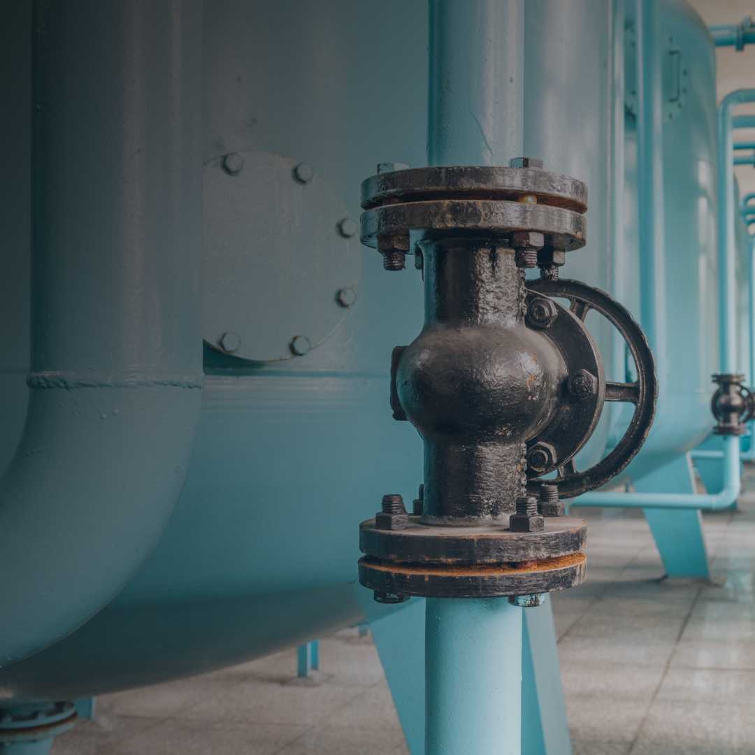 Industrial valve and flanged pipework